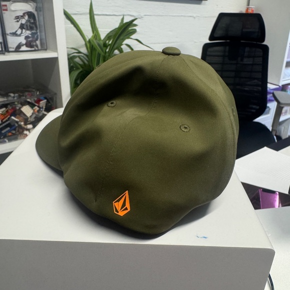 Volcom (S/M) Olive Fitted Cap - Picture 2 of 3